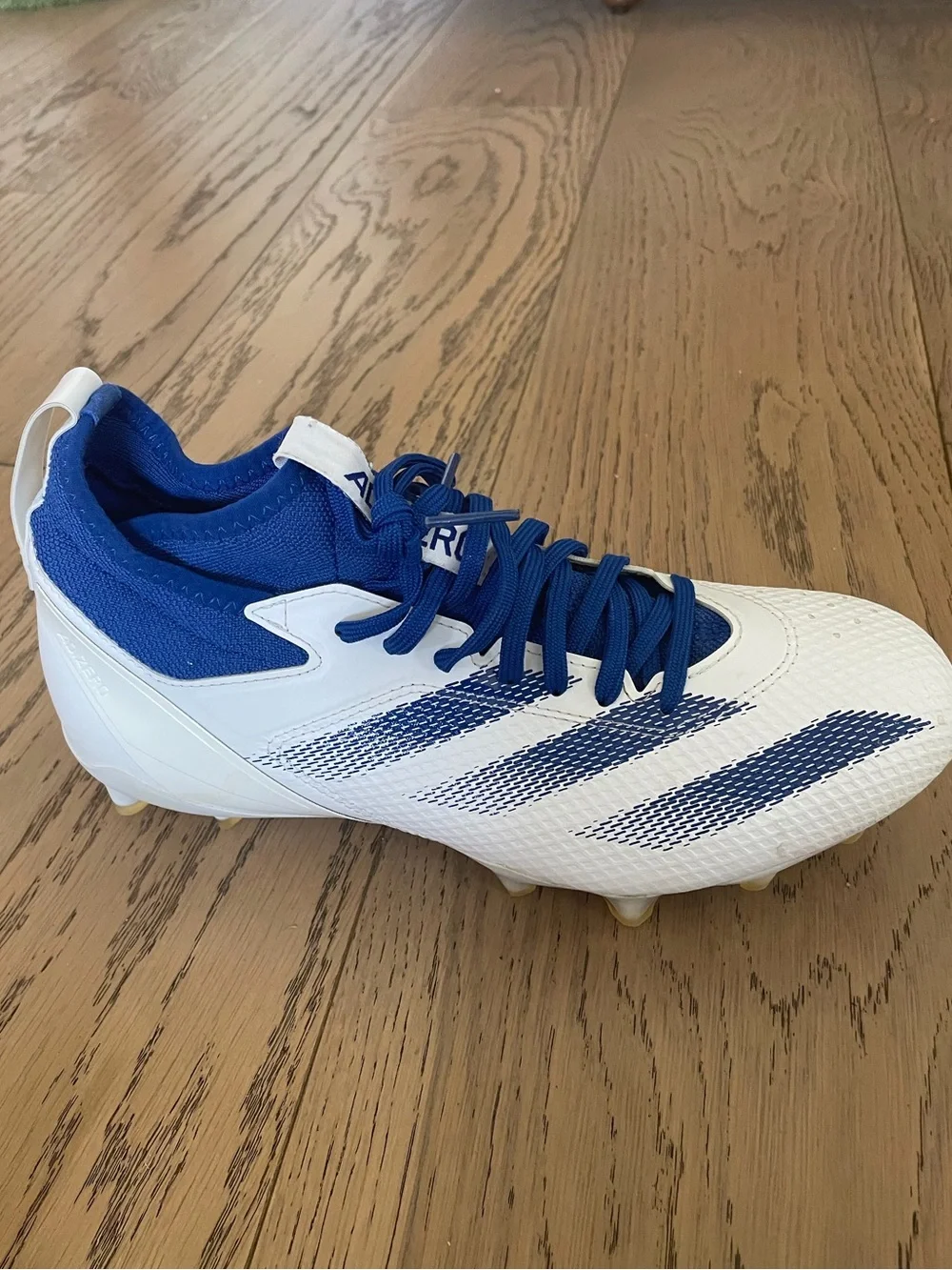 adidas Men’s Adizero Baseball Cleats Blue/White with Mid Ankle Sock, Size 8
